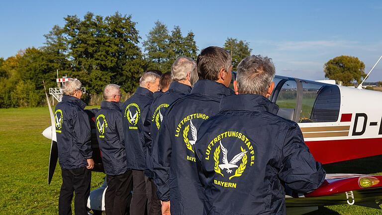 Stützpunktleiter Wilhelm Reinke kann unter gleich zehn ehrenamtlichen Piloten wählen. Martina Müller       -  Stützpunktleiter Wilhelm Reinke kann unter gleich zehn ehrenamtlichen Piloten wählen. Martina Müller