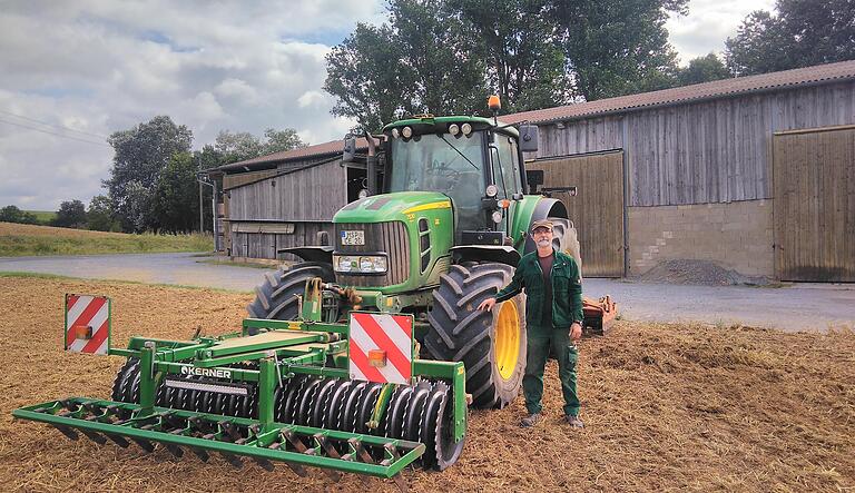 Landwirt Harald Hüsam (51) aus Billingshausen (Lkr. Main-Spessart) wird seinen Hof im Herbst 2020 aufgeben. Die Umstellung auf Bio-Produktion lohne sich nicht für ihn, sagt er. Landwirt Harald Hüsam (51) aus Billingshausen (Lkr. Main-Spessart) wird seinen Hof im Herbst 2020 aufgeben. Die Umstellung auf Bio-Produktion lohne sich nicht für ihn, sagt er.
