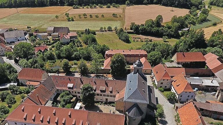 Zum 15-jährigen Bestehen des Kreiskulturzentrums Kloster Wechterswinkel gibt es eine Kunstaktion.       -  Zum 15-jährigen Bestehen des Kreiskulturzentrums Kloster Wechterswinkel gibt es eine Kunstaktion.