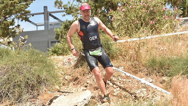 Konzentriert: Georg Harbauer, auf dem Bild bei einem Wettkampf in Athen 2024, hat sich als viermaliger deutscher Meister seiner Altersklasse für die Xterra-Weltmeisterschaften in Molveno qualifiziert. Konzentriert: Georg Harbauer, auf dem Bild bei einem Wettkampf in Athen 2024, hat sich als viermaliger deutscher Meister seiner Altersklasse für die Xterra-Weltmeisterschaften in Molveno qualifiziert.