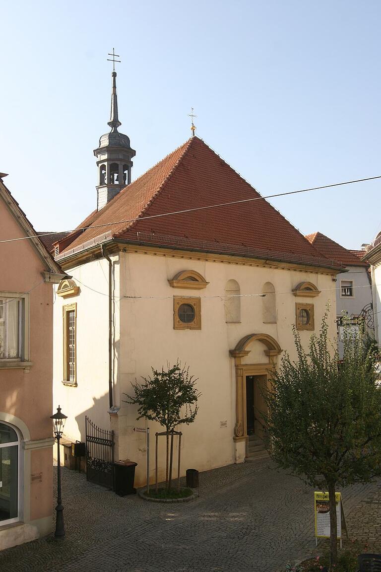 Die Spitalkirche in Gerolzhofen ist eine typische Zweitkirche in einer Ortschaft. Bei der derzeit laufenden Kategorisierung der Diözese dürfte sie möglicherweise unter die 'Klasse E' fallen. Ähnliches könnte auch für die Johanniskapelle gelten.