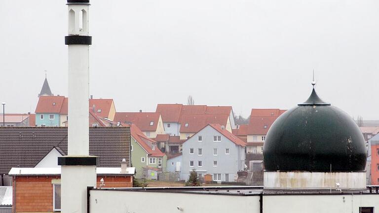 Moschee       -  Neben der Moschee in der Edith-Stein-Straße soll der Imam der Ahmadiyya-Gemeinde eine neue Wohnung bekommen. Foto: Thomas Obermeier