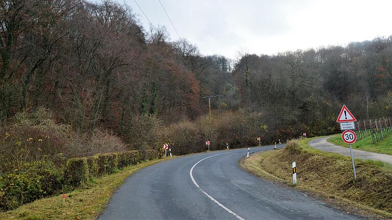 Die Schwanbergstraße führt hinauf auf 474 Meter.