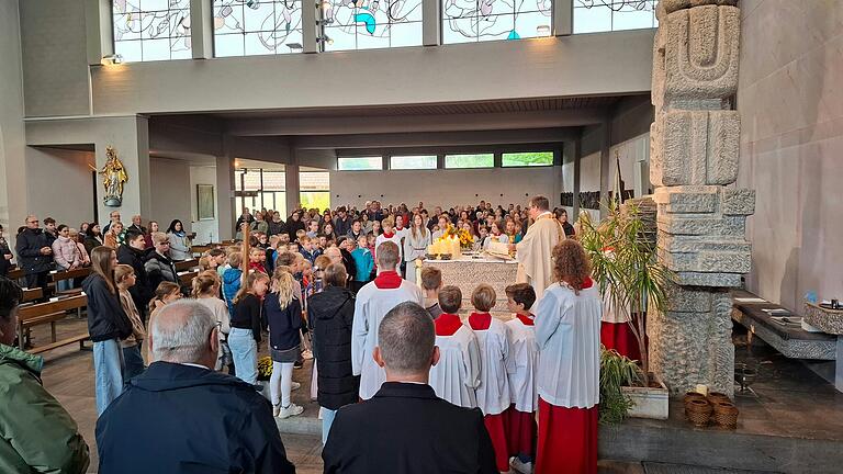 Gottesdienst mit Einbezug der Kinder.