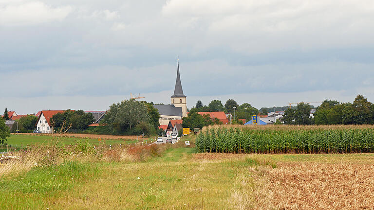 Die Gemeinde Bergtheim liegt inmitten eines fruchtbaren Gebiets in der sogenannten „Bergtheimer Mulde“.