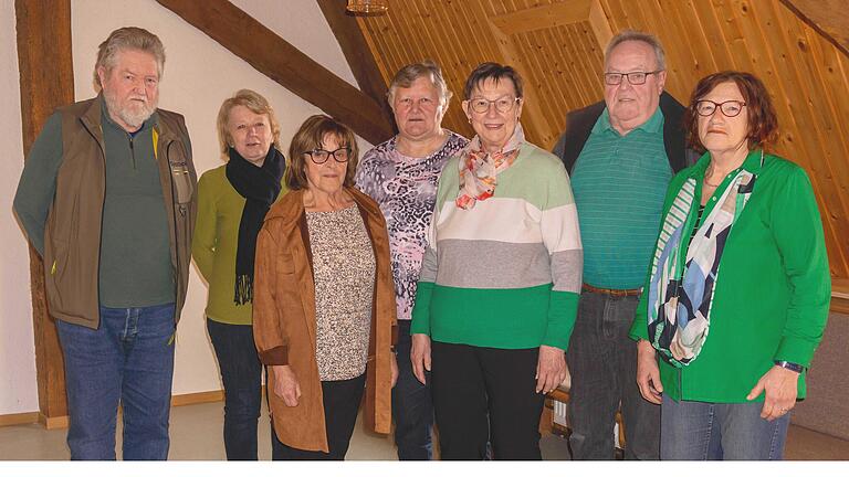 Von links: Rainer Obeth, Ruth Heid, Doris Schaupp, Christa Obeth, Monika Zwerenz Weis, Rudi Volpert, Imrgard Volpert       -  Von links: Rainer Obeth, Ruth Heid, Doris Schaupp, Christa Obeth, Monika Zwerenz Weis, Rudi Volpert, Imrgard Volpert