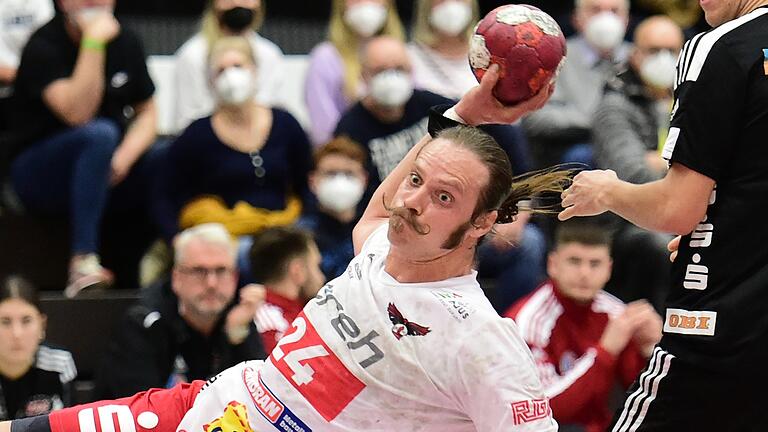 Franziskus Gerr (am Ball) wird den HSC Bad Neustadt nach der Saison verlassen.