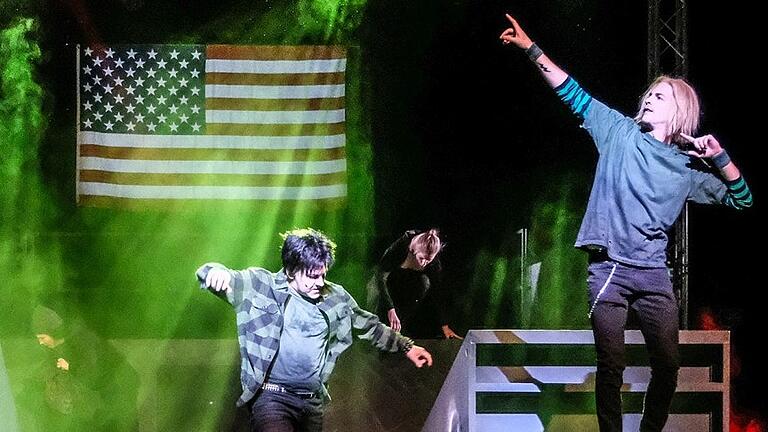 Gefeierter Auftritt: Das Theater für Niedersachsen kam mit seinem Rockmusical 'American Idiot' in Schweinfurt im Theater im Gemeindehaus sehr gut an.