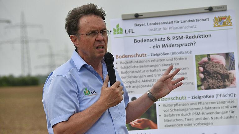 Klaus Gehring von der Landesanstalt für Landwirtschaft wirbt für einen präzisen und situationsgerechten Einsatz von Pflanzenschutzmitteln.