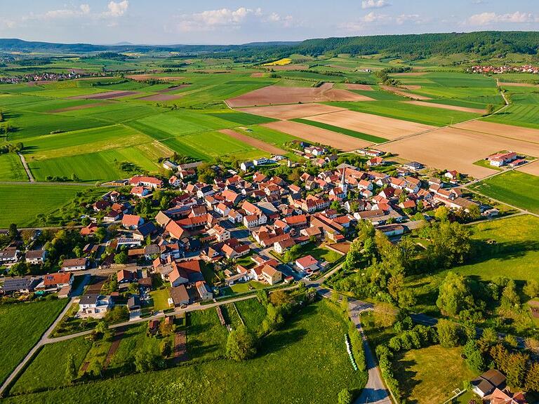 In Hellingen wird 2024 das runde Jubiläum vor allem am 6. Juli groß gefeiert. Veranstaltungen sind aber das ganze Jahr über geplant. In Hellingen wird 2024 das runde Jubiläum vor allem am 6. Juli groß gefeiert. Veranstaltungen sind aber das ganze Jahr über geplant.