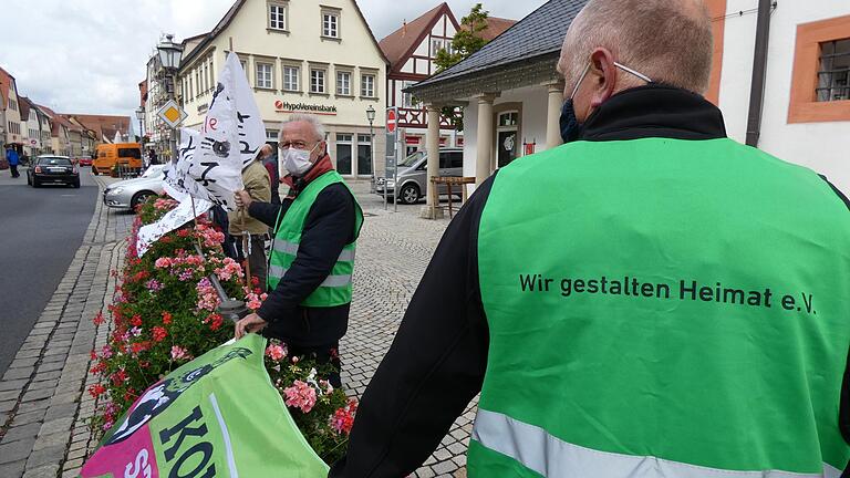 Einige Mitglieder des Vereins 'Wir gestalten Heimat' haben sich ebenfalls für die Umsetzung der Klimaziele eingesetzt.