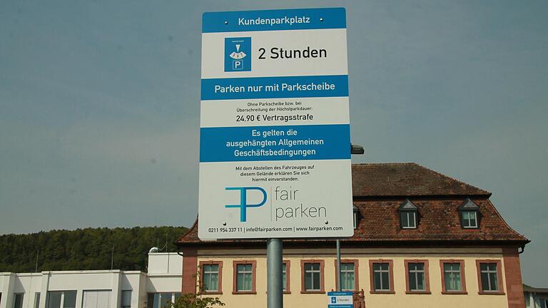 Bisher darf mit Parkscheibe auf dem einstigen Siligmüller-Gelände zwei Stunden geparkt werden. Bisher darf mit Parkscheibe auf dem einstigen Siligmüller-Gelände zwei Stunden geparkt werden.