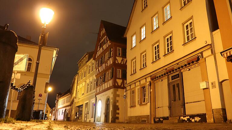 Die Obere Kirchgasse in Kitzingen gilt als nächtlicher Brennpunkt. Immer wieder kommt es dort zu Ruhestörungen.