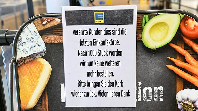 Mit diesem Aufruf wandte sich der Popp-Edeka-Markt in Würzburg an seine Kunden. Mit diesem Aufruf wandte sich der Popp-Edeka-Markt in Würzburg an seine Kunden.