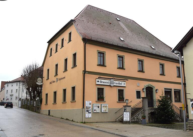 Im traditionsreichen Brauereigasthof in Werneck agiert ab dem neuen Jahr ein junges Pächterpaar. Im traditionsreichen Brauereigasthof in Werneck agiert ab dem neuen Jahr ein junges Pächterpaar.