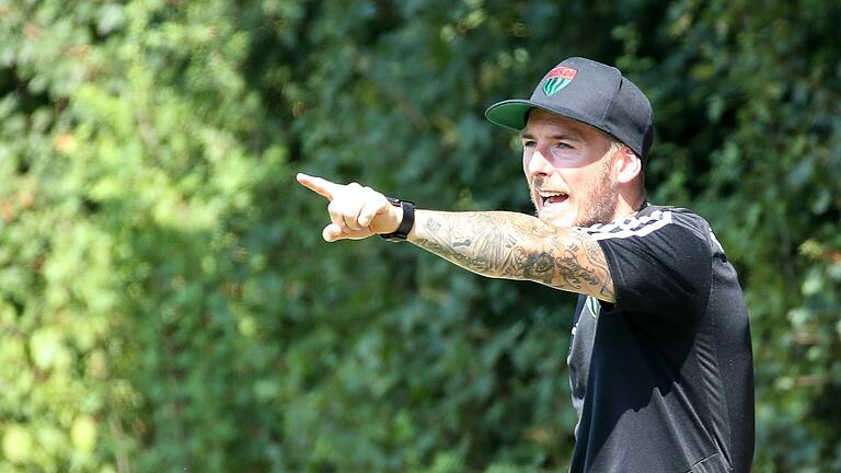Hat beim FC 05 Schweinfurt bis Sommer 2023 verlängert: Trainer Tobias Strobl. Hat beim FC 05 Schweinfurt bis Sommer 2023 verlängert: Trainer Tobias Strobl.