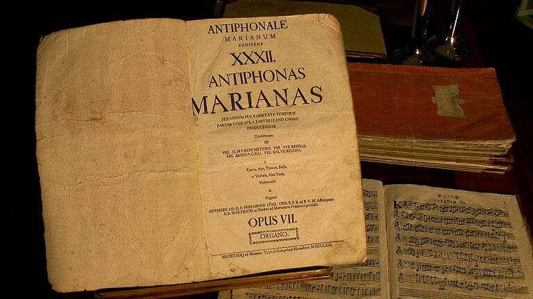 Titelblatt der 23 Marianischen Antiphone von Peregrin Pögl, die 1763 im Kloster Neustadt verlegt wurden. Titelblatt der 23 Marianischen Antiphone von Peregrin Pögl, die 1763 im Kloster Neustadt verlegt wurden.