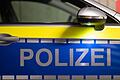 Polizei       -  Mehrere Streifen umstellten die Polizeiinspektion nach der Drohung. (Symbolbild)