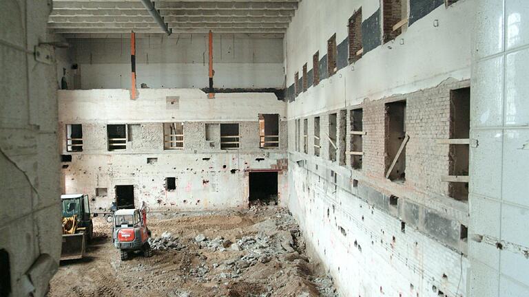 Bild vom Umbau des Ernst-Sachs-Bades zur Kunsthalle Ende der 2000er. Bild vom Umbau des Ernst-Sachs-Bades zur Kunsthalle Ende der 2000er.