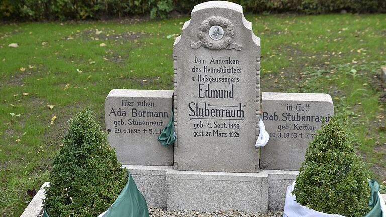 In der Denkmalliste von Bayern ist das Grabdenkmal von Heimatdichter Edmund Stubenrauch in Hellingen künftig zu finden.