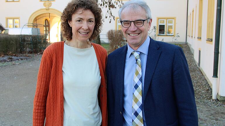 Die neuen Schulleiter am FLSH Gaibach, Bernhard Seißinger und Petra Sokol-Pemöller, wollen den Schlosspark künftig stärker für das Schulleben nutzen. Die neuen Schulleiter am FLSH Gaibach, Bernhard Seißinger und Petra Sokol-Pemöller, wollen den Schlosspark künftig stärker für das Schulleben nutzen.