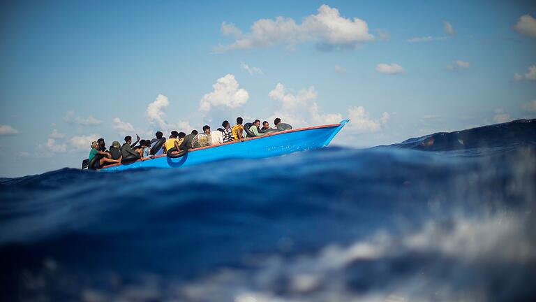 Seenotrettung im Mittelmeer       -  Bootsmigranten sollen künftig direkt an den EU-Außengrenzen.