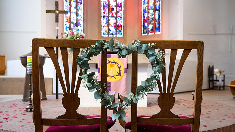 Aktion 'Einfach heiraten'.jpeg - Bayernweit konnten sich am 23.3.2023 in evangelischen Kirchengemeinden Paare segnen oder trauen lassen - ganz einfach und spontan. Aktion 'Einfach heiraten'.jpeg - Bayernweit konnten sich am 23.3.2023 in evangelischen Kirchengemeinden Paare segnen oder trauen lassen - ganz einfach und spontan.