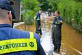 Helfer der Fachgruppe Wasserschaden/Pumpen mehrerer bayerischer Ortsverbände, unter anderem aus Marktheidenfeld und Lohr, waren gemeinsam in Walpershofen (Saarland) im Einsatz und haben Wasser und Schlamm abgepumpt.