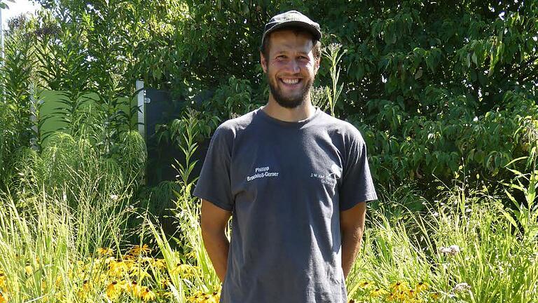 Philipp Brochloß-Gerner, Auszubildenderbei J.W. Karl GartenDesign, erzielte die besten Noten bei den Landschaftsgärtner-Abschlussprüfungen in Unterfranken.