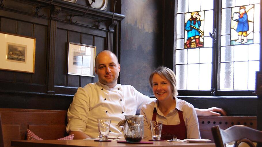 Christian und Stefanie Hippler freuen sich über die erneute Erwähnung im Guide Michelin mit dem 'Bib Gourmand'.  Foto: Julia Fritsch       -  Christian und Stefanie Hippler freuen sich über die erneute Erwähnung im Guide Michelin mit dem 'Bib Gourmand'.  Foto: Julia Fritsch