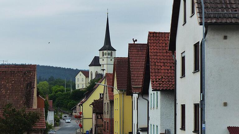 Für die weitere Innenentwicklung und Ortsbildgestaltung in Schönau und Burgwallbach wird nach den Beschlüssen des Gemeinderates eine Gestaltungssatzung vorbereitet. Hierzu wurde ein Arbeitskreis gebildet.