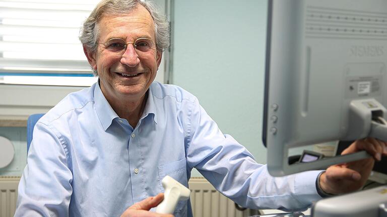 Dr. Gunther Carl (67) ist niedergelassener Neurologe und Psychiater. Seit 30 Jahren betreibt er eine eigene Praxis in Kitzingen. Dr. Gunther Carl (67) ist niedergelassener Neurologe und Psychiater. Seit 30 Jahren betreibt er eine eigene Praxis in Kitzingen. 