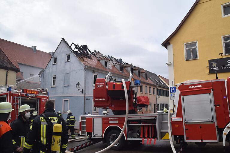 Der Dachstuhl ist komplett zerstört.
