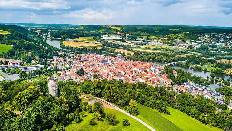 In Eltmann setzt man unter anderem auf Wärmeversorgung aus Hackschnitzeln. In Eltmann setzt man unter anderem auf Wärmeversorgung aus Hackschnitzeln.