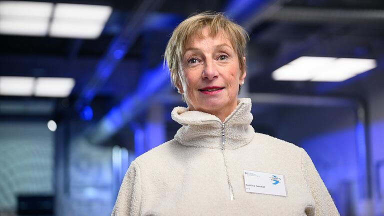 Bettina Gaebel, ehrenamtlich im Planungsteam, hält die Beteiligung von Bürgerinnen und Bürgern ohne wissenschaftlichen Hintergrund bei der Endlagersuche für wichtig. Bettina Gaebel, ehrenamtlich im Planungsteam, hält die Beteiligung von Bürgerinnen und Bürgern ohne wissenschaftlichen Hintergrund bei der Endlagersuche für wichtig.