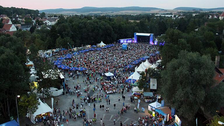 Feiern unter freiem Himmel, so wie hier bei der BR-Radltour im Jahr 2015, wird heuer vom 21. bis 23. Juli beim Streutal-Festival in Mellrichstadt möglich sein.