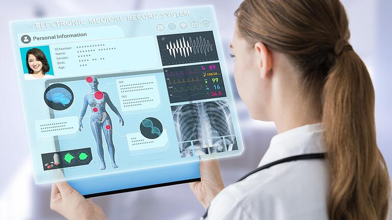 Die elektronische Patientenakte soll ein persönlicher Datenspeicher sein, auf der Patienten künftig Arztbriefe, Befunde, Röntgenbilder oder Medikamentenlisten bündeln können (Symbolbild).