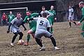 Fußball: Testspiele im Landkreis Bad Kissingen       -  Szene aus dem Spiel des SV Machtilshausen (Bildmitte: Christian Simon) gegen die SG Poppenhausen/Kronungen, das auf dem schwer zu bespielenden Ausweichplatz des Tabellenführers der A-Klasse Rhön 1 stattfand.
