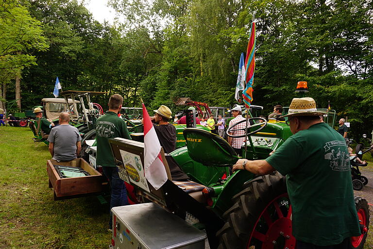 Gut besucht war das Traktoren- und Unimogtreffen des Rhönklub Zweigvereins Oberweißenbrunn . Gut besucht war das Traktoren- und Unimogtreffen des Rhönklub Zweigvereins Oberweißenbrunn .