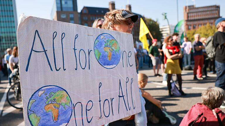 Aufruf zum Klimastreik von Fridays for Future - Hamburg       -  Proteste fanden auch in Hamburg statt.