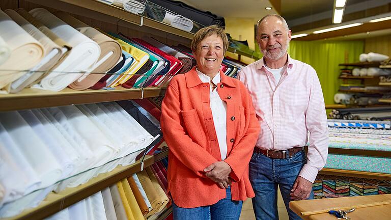 Nach 60 Jahren schließen Birgit und Joachim Rudig das Geschäft 'Stoffe Wolz' im Herzen der Würzburger Innenstadt.