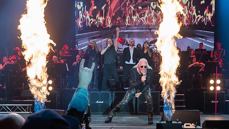 Der frühere Twisted-Sister-Sänger Dee Snider sorgt beim Rock meets Classic für die spektakulärste Show des Abends.