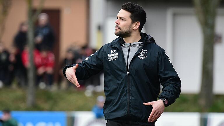 Victor Kleinhenz (Archivbild), bis März Trainer des Fußball-Regionalligisten TSV Aubstadt übernimmt zur kommenden Saison die U19 des FC Augsburg. Victor Kleinhenz (Archivbild), bis März Trainer des Fußball-Regionalligisten TSV Aubstadt übernimmt zur kommenden Saison die U19 des FC Augsburg.
