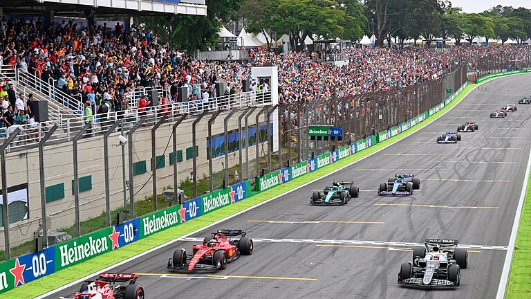 Formel 1 in São Paulo.jpeg       -  Der Große Preis von Brasilien findet 2024 wieder in Sao Paulo statt. Alle Infos rund um Zeitplan, Termine, Uhrzeiten und Strecke gibt es hier.