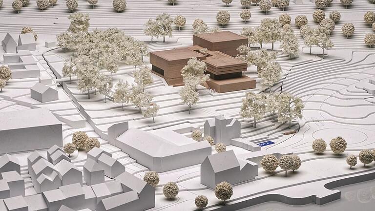 Der Planungswettbewerb für den Neubau des Staatsarchivs in Kitzingen ist entschieden. Das Siegerduo: GMP Architekten, Hamburg, und die Landschaftsarchitekten Capatti Staubach, Berlin. Der Planungswettbewerb für den Neubau des Staatsarchivs in Kitzingen ist entschieden. Das Siegerduo: GMP Architekten, Hamburg, und die Landschaftsarchitekten Capatti Staubach, Berlin.