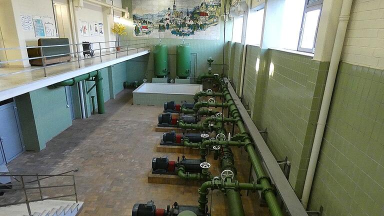 Blick in den Maschinenraum des Mittelstreuer Wasserwerkes, der saniert werden muss.