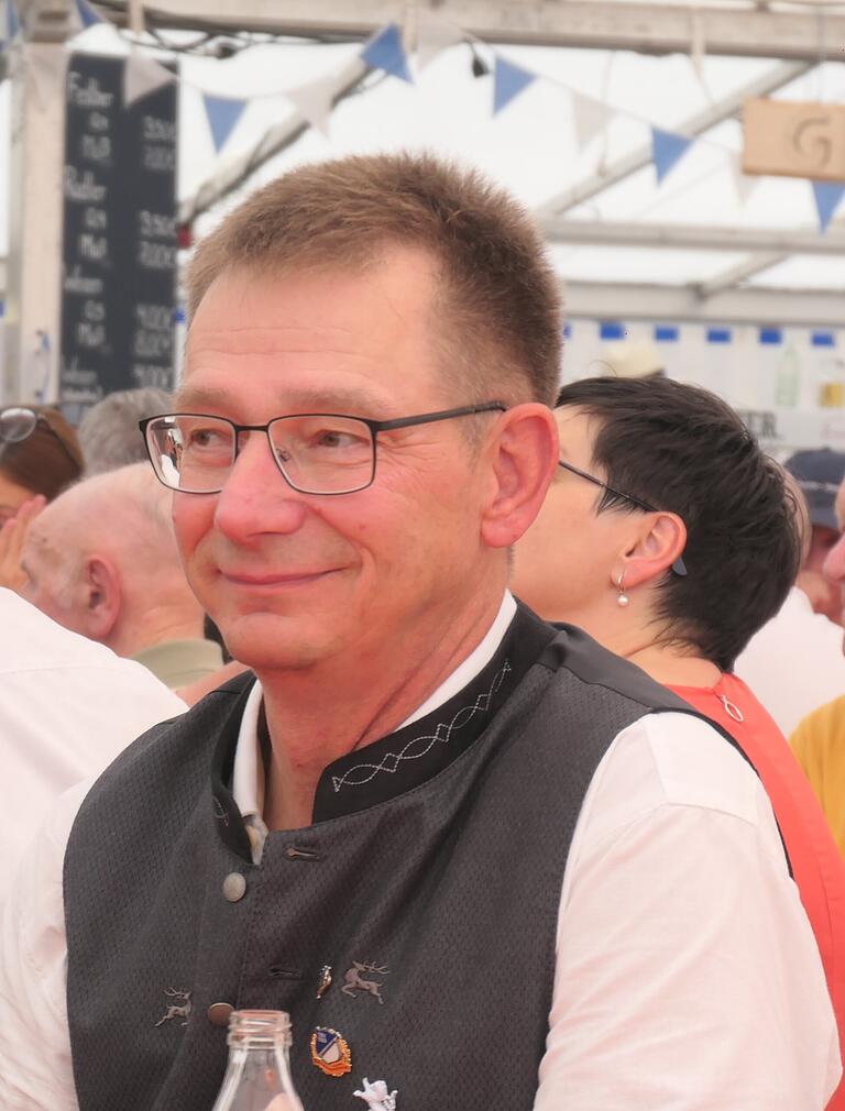 Ein Multitalent und eine besondere Person für das Ehrenamt im Markt Oberelsbach: Dietmar Hesselbach. Ein Multitalent und eine besondere Person für das Ehrenamt im Markt Oberelsbach: Dietmar Hesselbach.