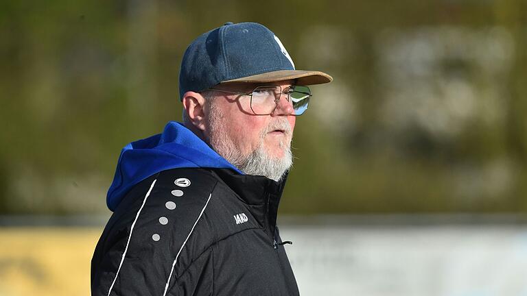 Der FC Sandberg und Trainer Udo Fraunholz gehen im Saisonendspurt getrennte Wege.