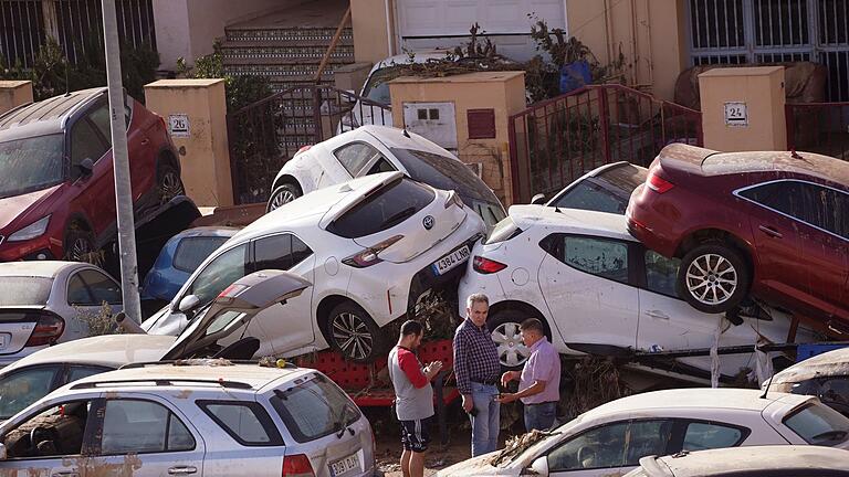 Nach den Überschwemmungen in Spanien       -  Nach den Unwettern herrscht Chaos und Verzweiflung