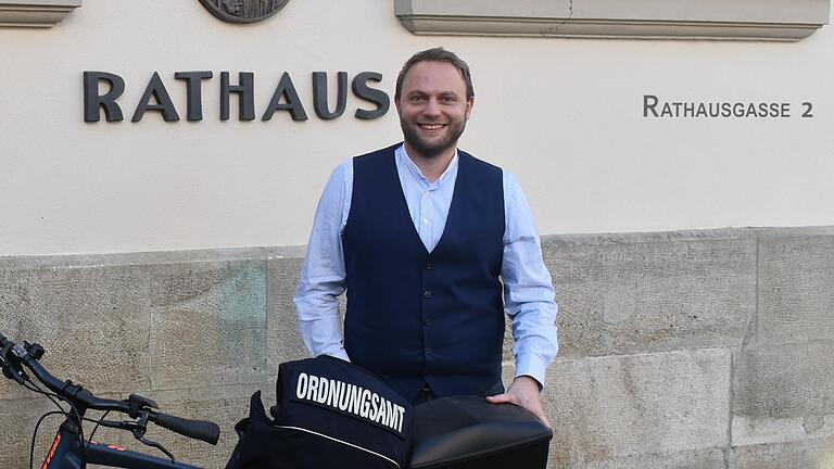 Oliver Seufert ist Leiter des Ordnungsamtes von Bad Neustadt. Oliver Seufert ist Leiter des Ordnungsamtes von Bad Neustadt.